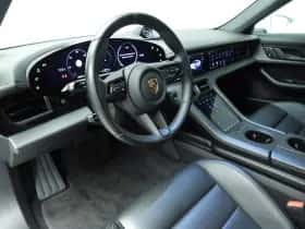 Porsche Taycan (2022) thumbnail 6