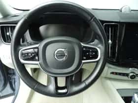 Volvo XC60 (2019) thumbnail 11