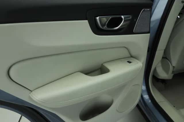 Volvo XC60 (2019) thumbnail 17