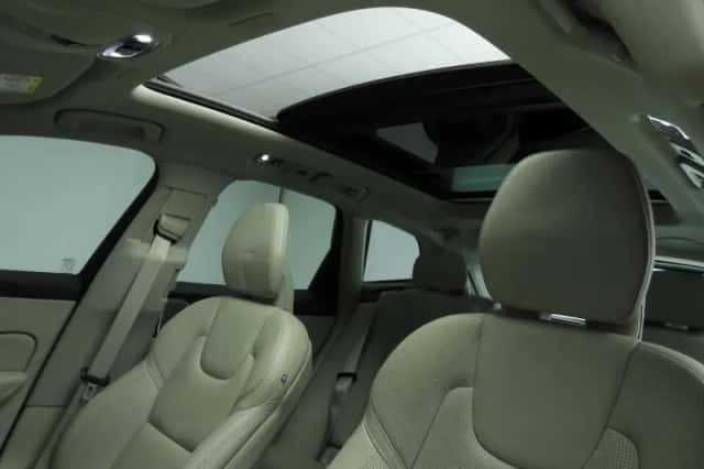 Volvo XC60 (2019) thumbnail 24