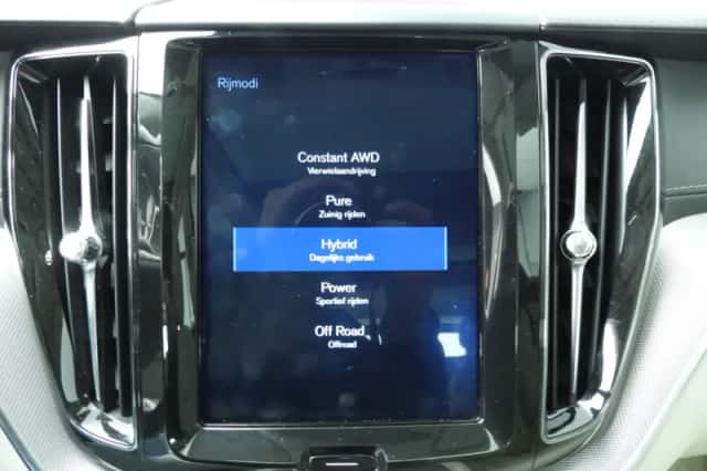 Volvo XC60 (2019) thumbnail 36