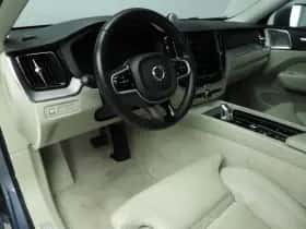 Volvo XC60 (2019) thumbnail 6