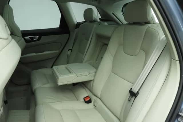 Volvo XC60 (2019) thumbnail 8