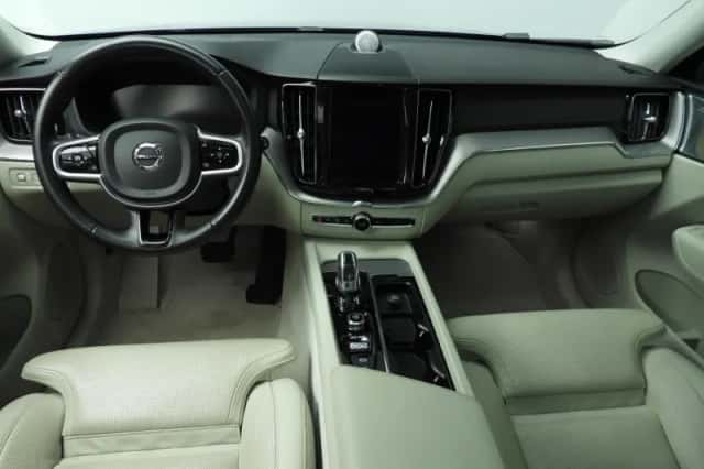 Volvo XC60 (2019) thumbnail 10