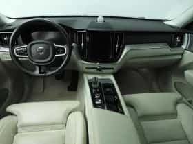 Volvo XC60 (2019) thumbnail 10