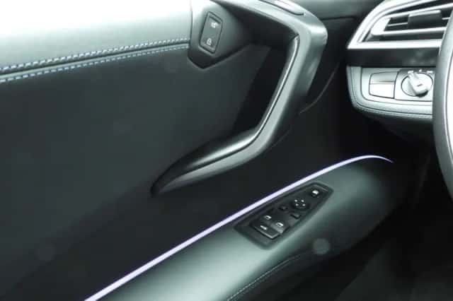 BMW I8 (2016) thumbnail 28