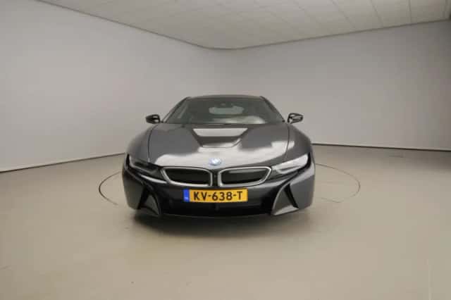 BMW I8 (2016) thumbnail 5