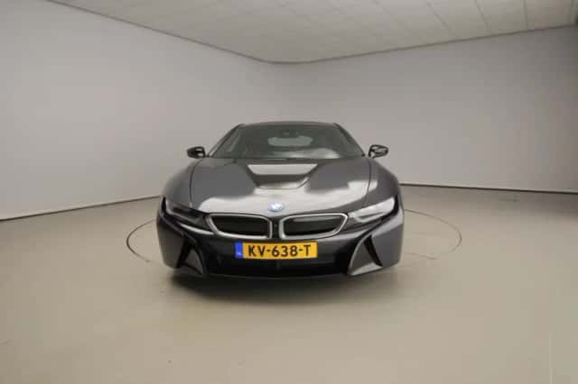 BMW I8 (2016) thumbnail 5