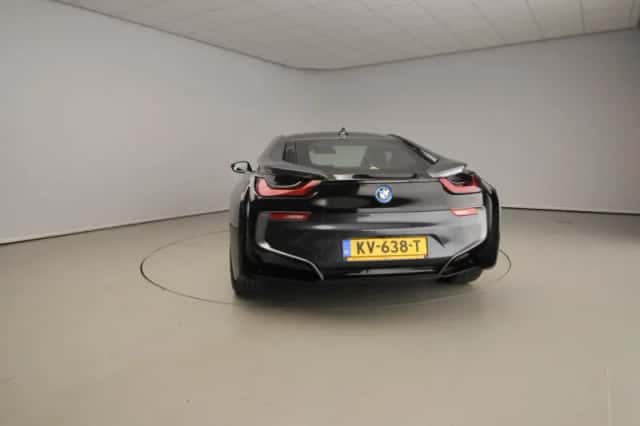 BMW I8 (2016) thumbnail 6