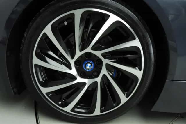 BMW I8 (2016) thumbnail 10