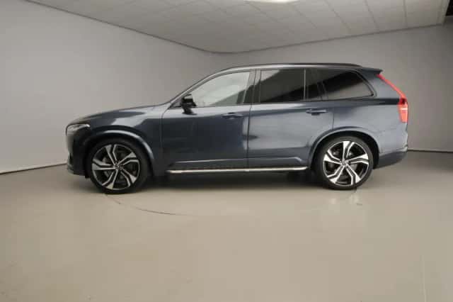 Volvo XC90 (2022) thumbnail 2