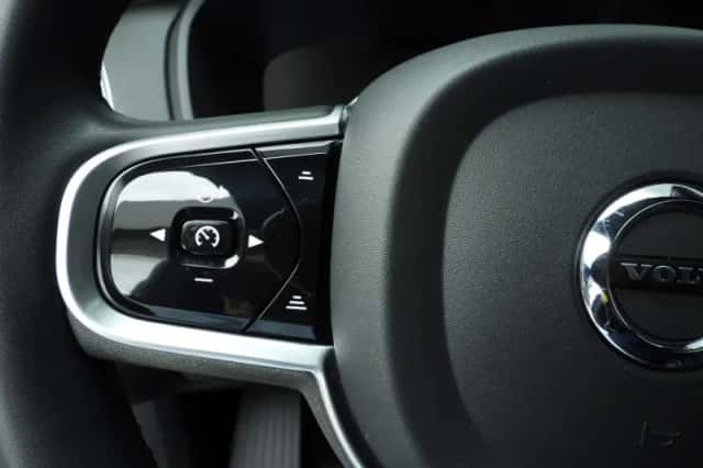 Volvo XC90 (2022) thumbnail 14