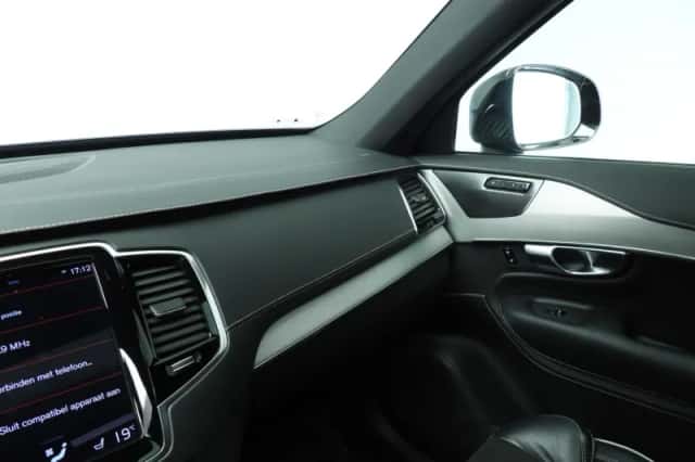 Volvo XC90 (2022) thumbnail 15