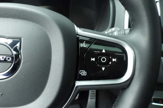Volvo XC90 (2022) thumbnail 16