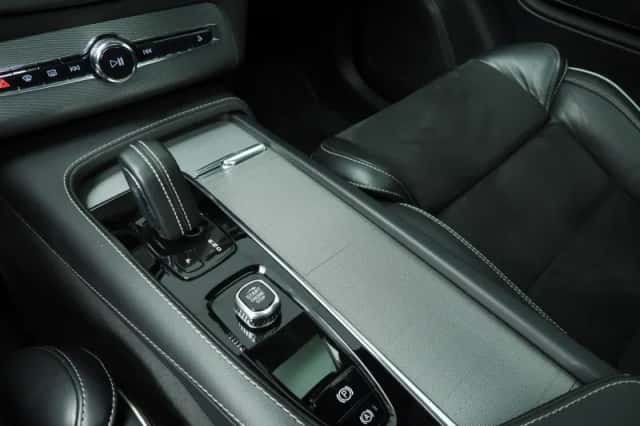 Volvo XC90 (2022) thumbnail 17