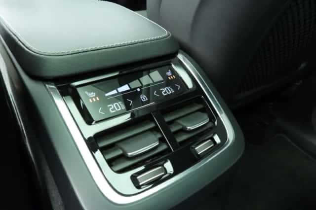 Volvo XC90 (2022) thumbnail 22