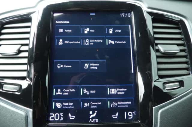 Volvo XC90 (2022) thumbnail 37