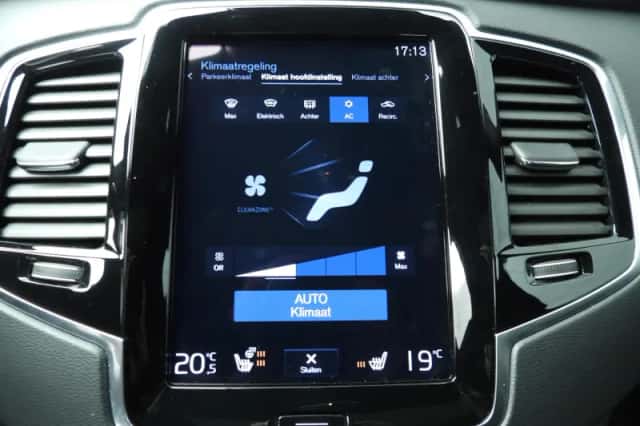 Volvo XC90 (2022) thumbnail 38