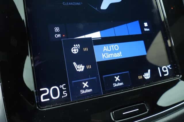 Volvo XC90 (2022) thumbnail 39