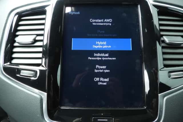 Volvo XC90 (2022) thumbnail 41