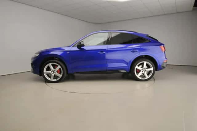 Audi Q5 (2021) thumbnail 2