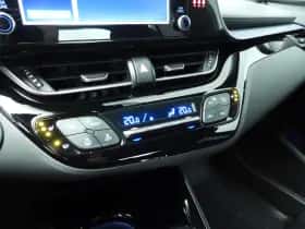 Toyota C-HR (2021) thumbnail 15