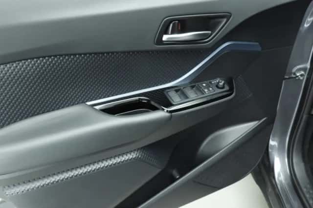 Toyota C-HR (2021) thumbnail 20