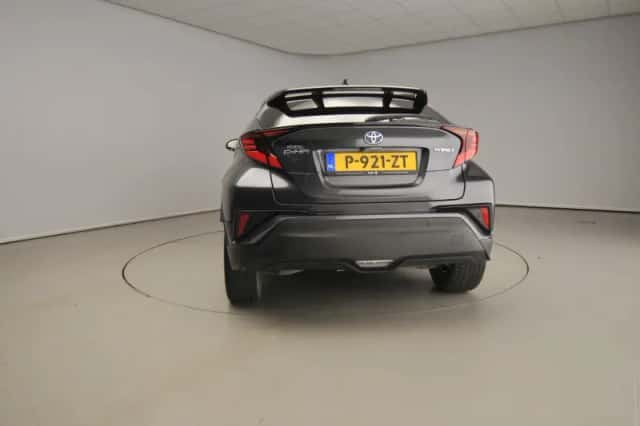 Toyota C-HR (2021) thumbnail 4