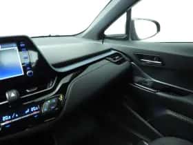 Toyota C-HR (2021) thumbnail 35