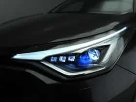 Toyota C-HR (2021) thumbnail 38