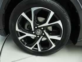 Toyota C-HR (2021) thumbnail 39