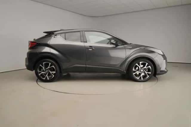 Toyota C-HR (2021) thumbnail 5