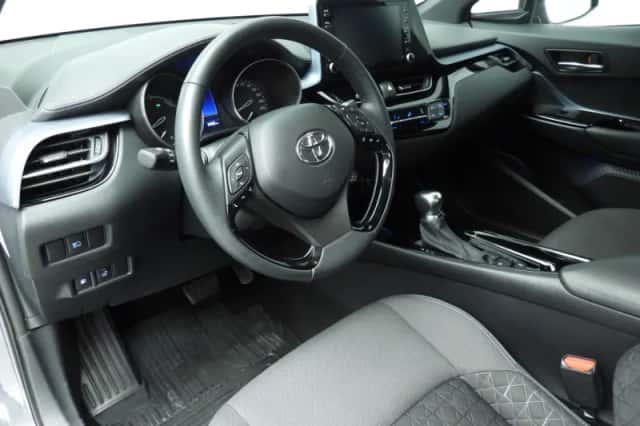 Toyota C-HR (2021) thumbnail 7