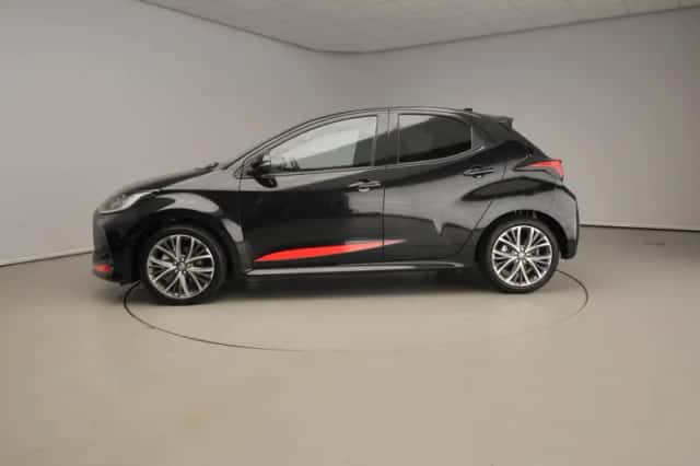 Toyota Yaris (2024) thumbnail 2
