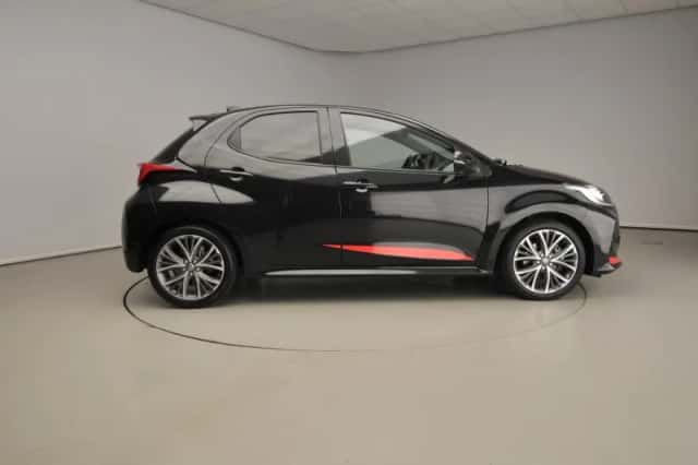 Toyota Yaris (2024) thumbnail 4