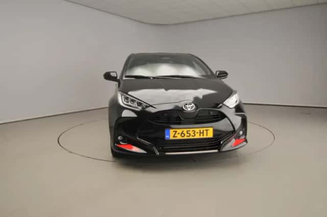 Toyota Yaris (2024) thumbnail 5