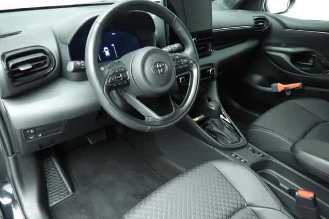 Toyota Yaris (2024) thumbnail 6