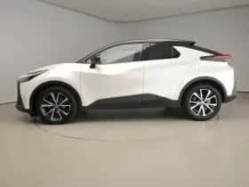 Toyota C-HR (2024) thumbnail 2