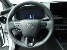 Toyota C-HR (2024) thumbnail 11