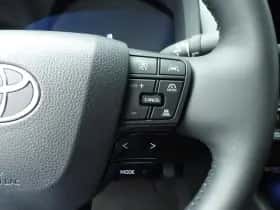 Toyota C-HR (2024) thumbnail 15
