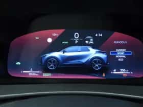 Toyota C-HR (2024) thumbnail 24