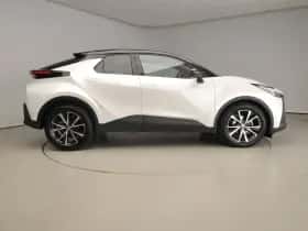 Toyota C-HR (2024) thumbnail 4