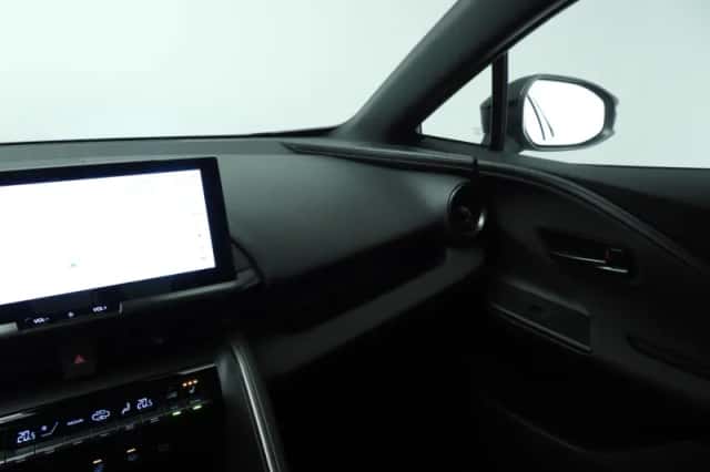 Toyota C-HR (2024) thumbnail 32