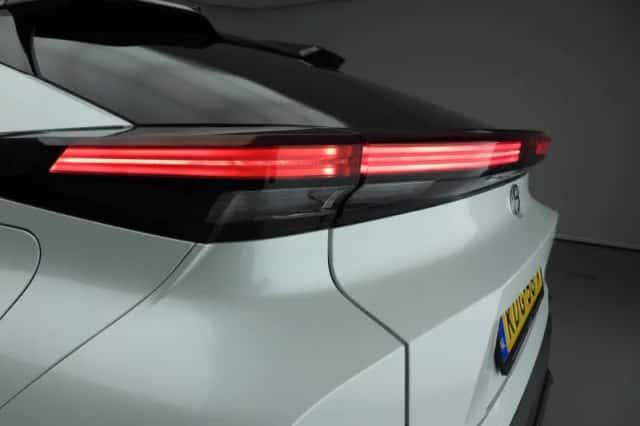 Toyota C-HR (2024) thumbnail 34