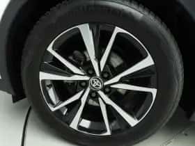Toyota C-HR (2024) thumbnail 38
