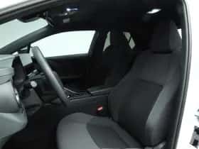Toyota C-HR (2024) thumbnail 7