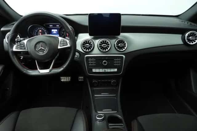 Mercedes-Benz GLA (2019) thumbnail 11
