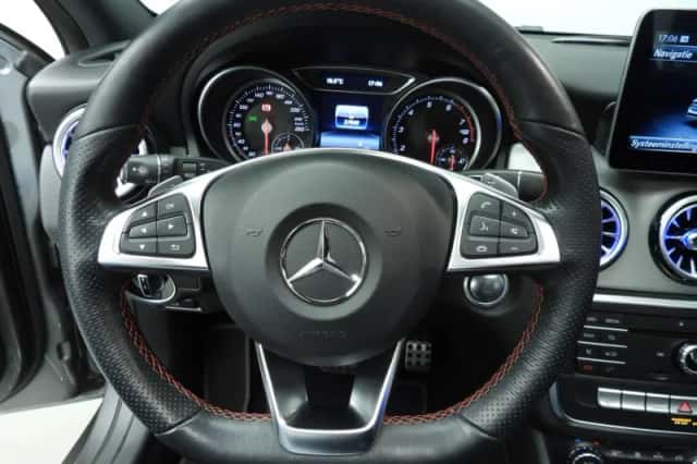 Mercedes-Benz GLA (2019) thumbnail 12