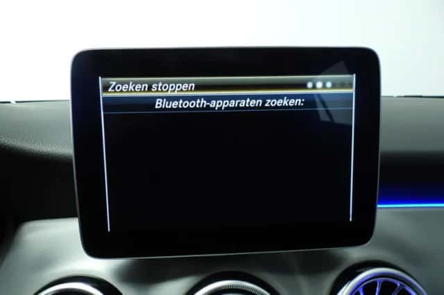 Mercedes-Benz GLA (2019) thumbnail 18