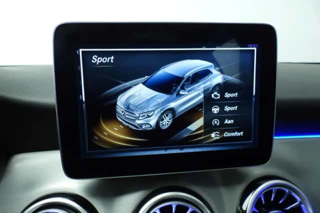 Mercedes-Benz GLA (2019) thumbnail 19